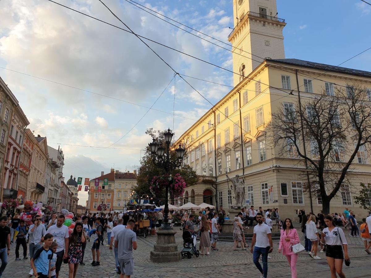 Cozy Apartment, 5Mins To Opera Lviv Ngoại thất bức ảnh