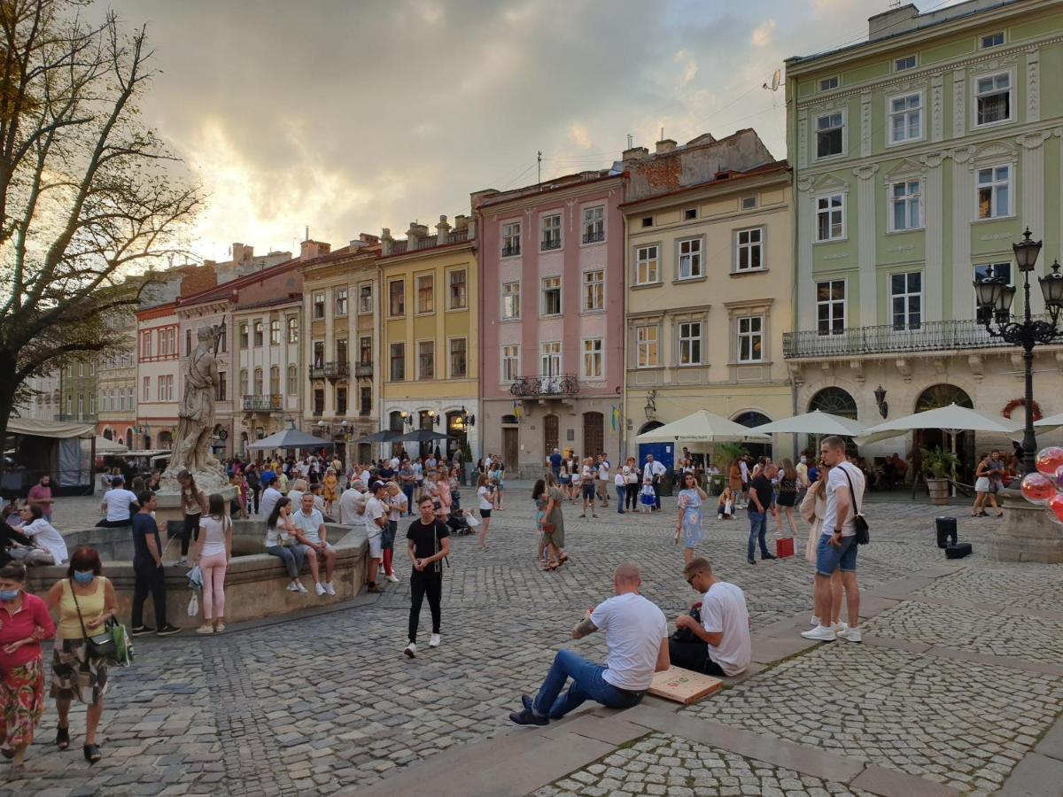 Cozy Apartment, 5Mins To Opera Lviv Ngoại thất bức ảnh