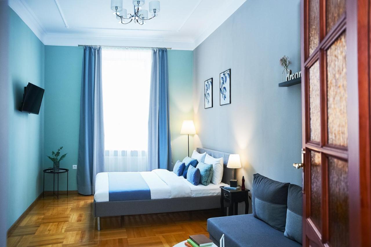 Cozy Apartment, 5Mins To Opera Lviv Ngoại thất bức ảnh