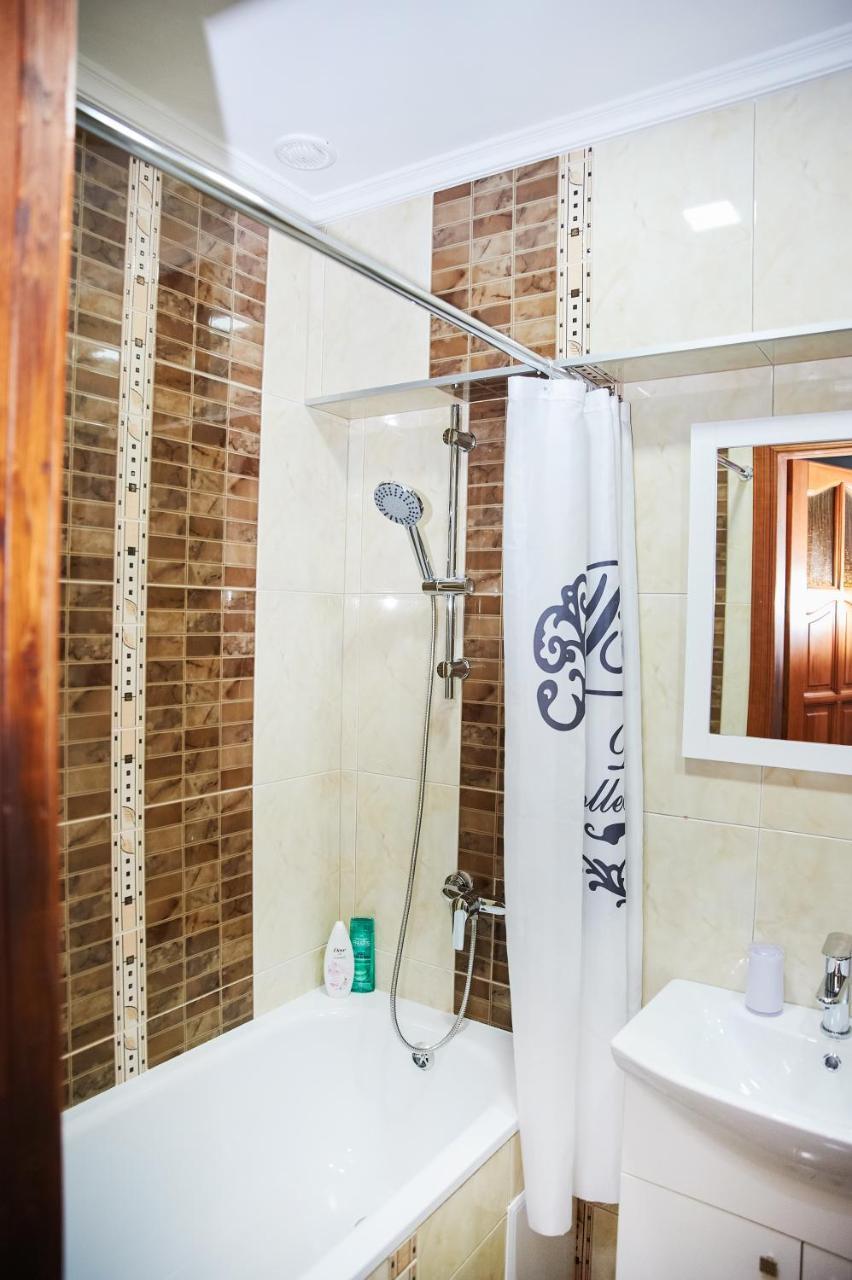 Cozy Apartment, 5Mins To Opera Lviv Ngoại thất bức ảnh