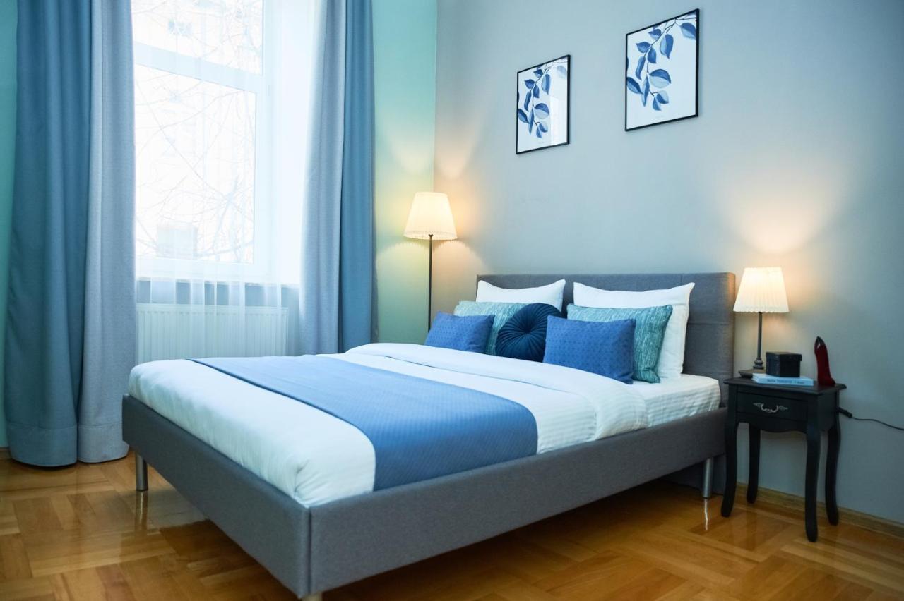 Cozy Apartment, 5Mins To Opera Lviv Ngoại thất bức ảnh